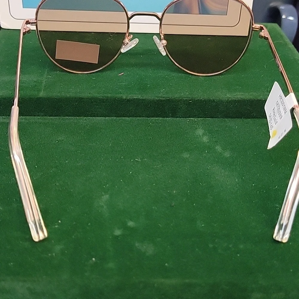 Harper Rose Gold Sunglasses  100% UV Protection. NWT